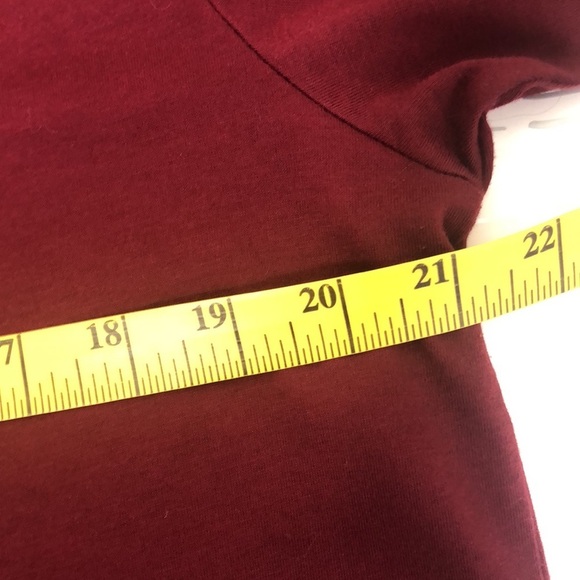 Old navy men t-shirt vneck - Picture 3 of 5